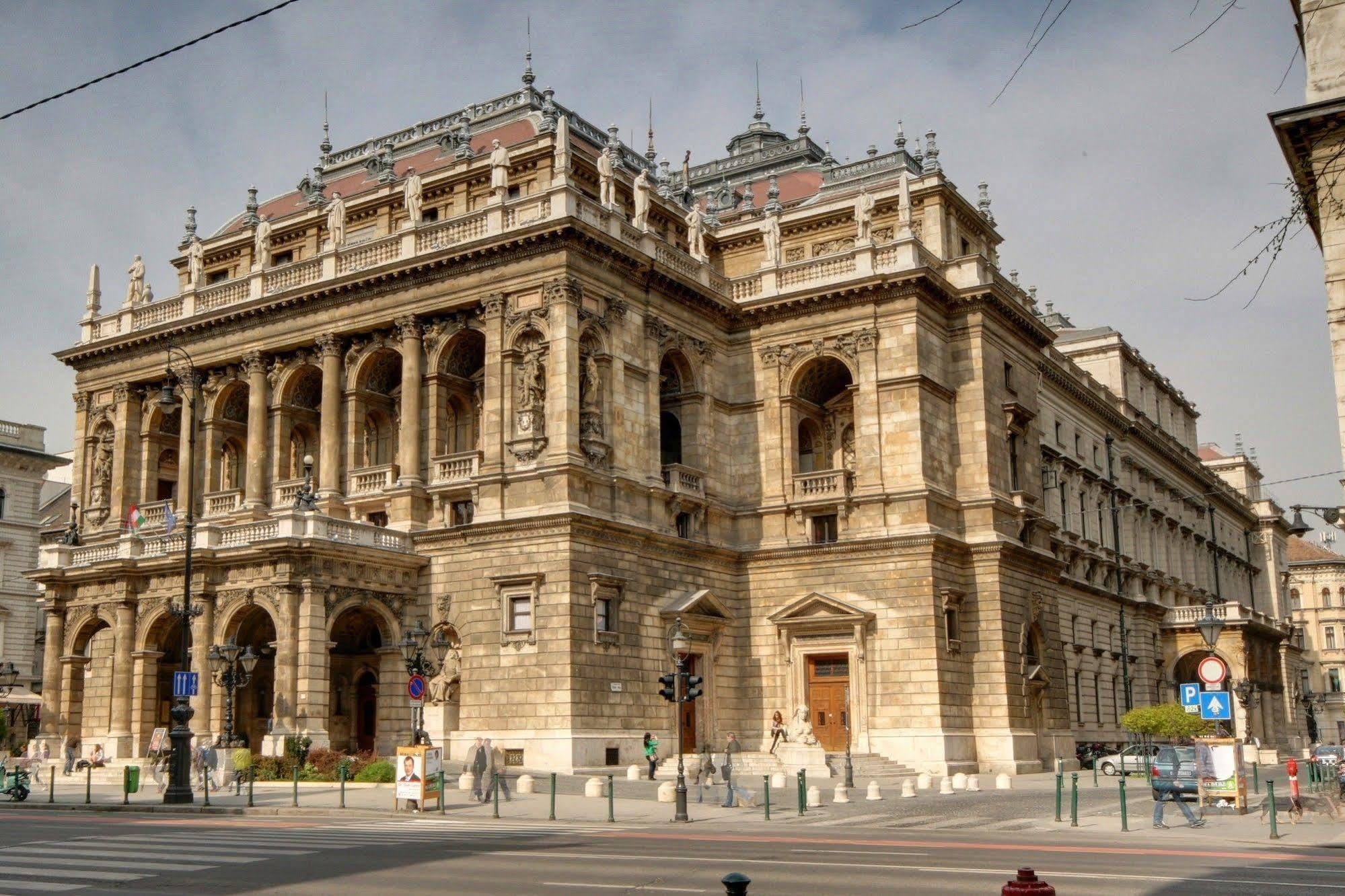 Opera Guesthouse Budapest Eksteriør billede